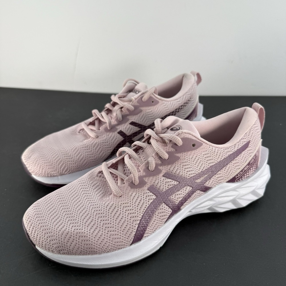 ASICS Novablast 2 Shoes Womens Size 6 Running Lightweight 1014A235 Sneakers Pink